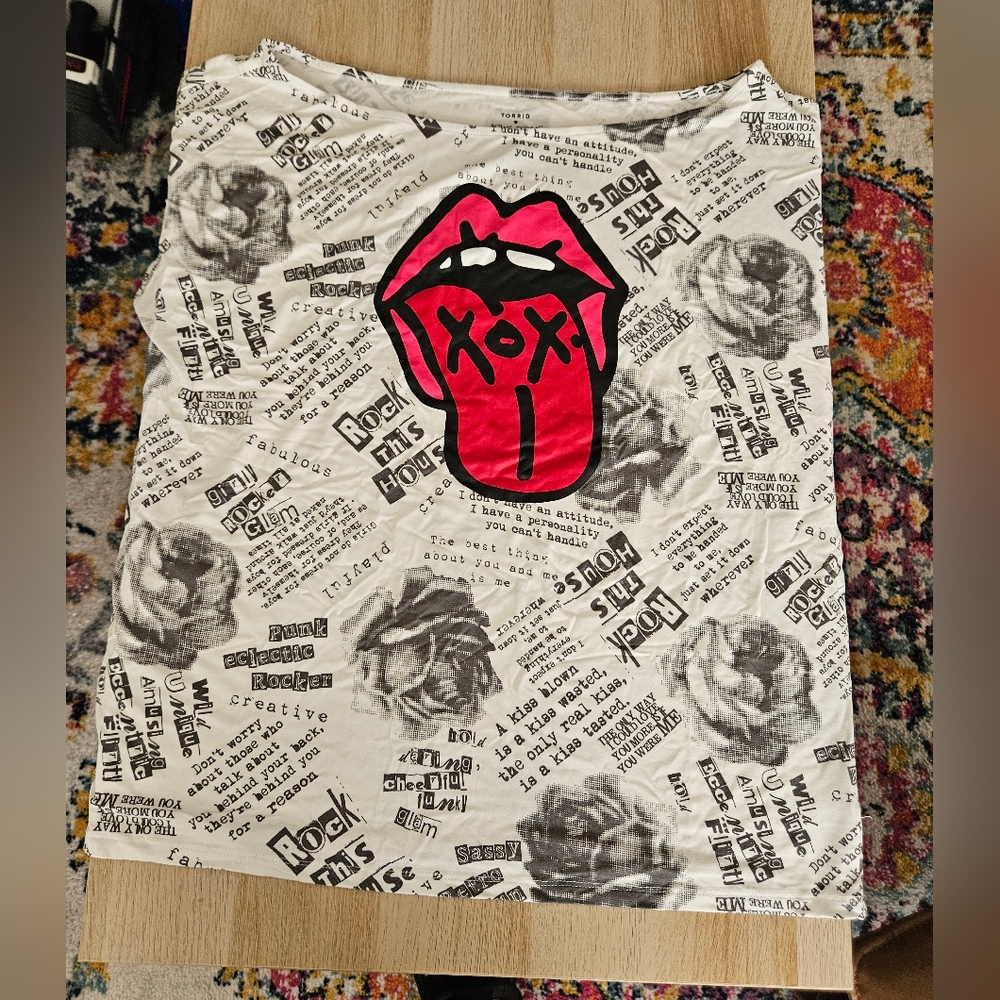 Torrid Betsey Johnson Graphic Dolman Tee - Picture 5 of 11
